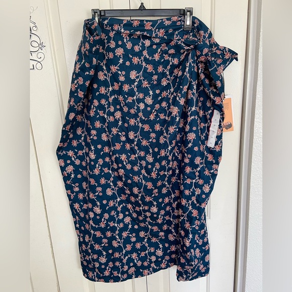 Future Collective-Jenny K Lopez Blue floral skirt-size 30 NWT - Picture 1 of 8